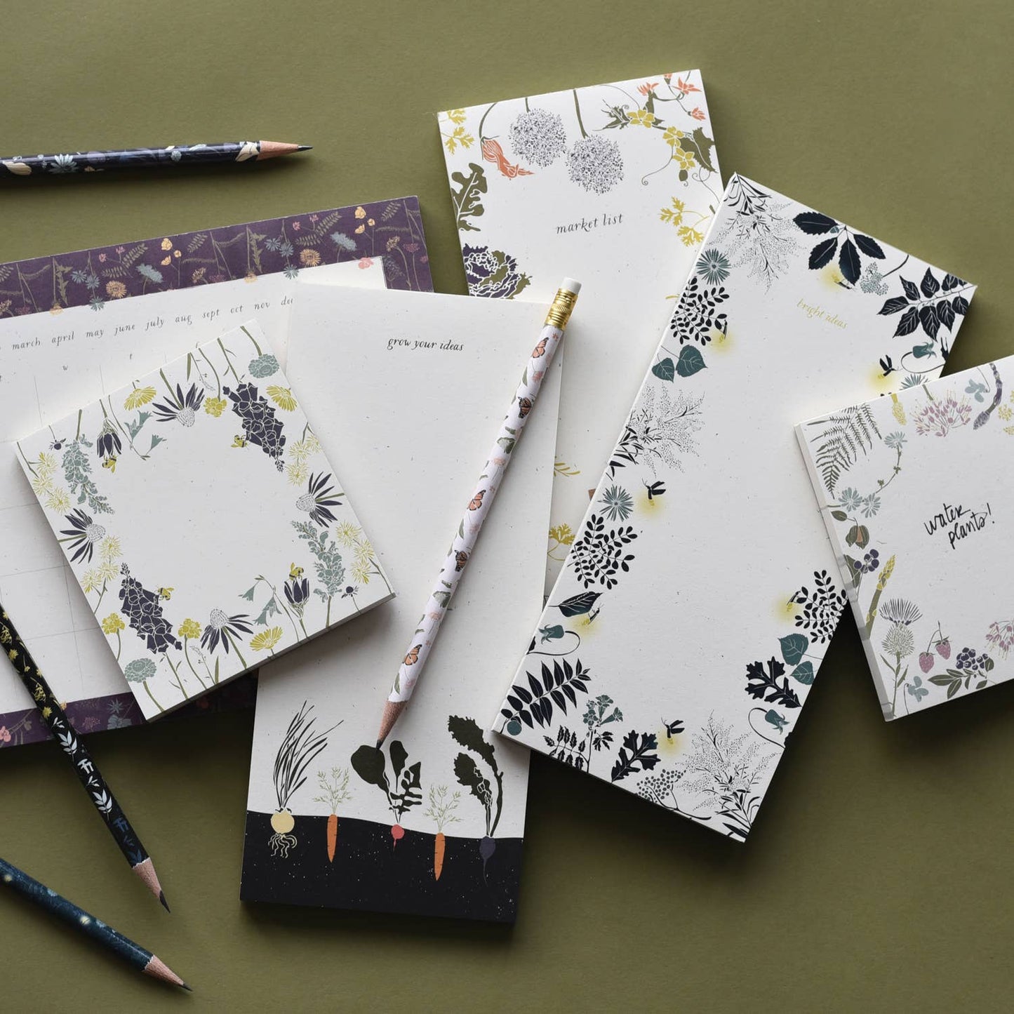 Honeybee Mini Notes: 4"x4.5"