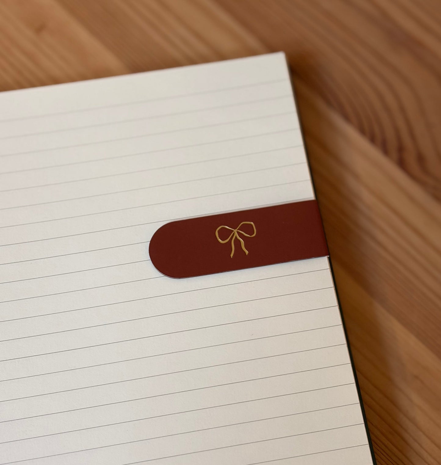 Gold Vintage Bow Foil Embossed Magnetic Bookmark