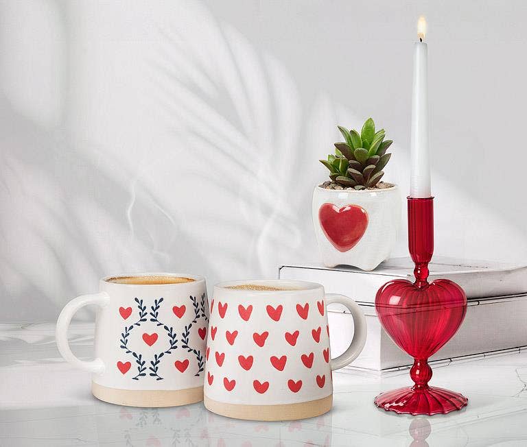 Wide Base Mug with Scandi Hearts & Leaves